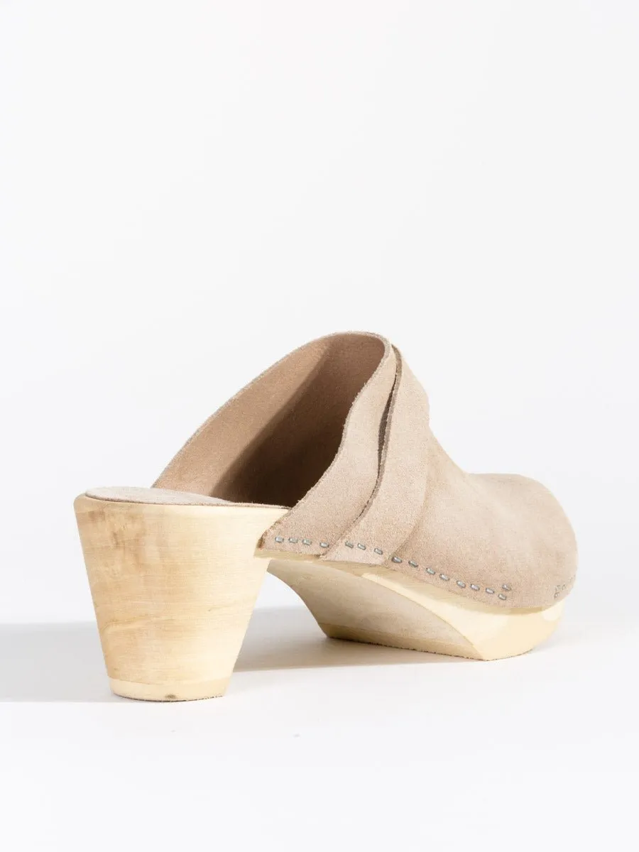 close toe clog - sable suede