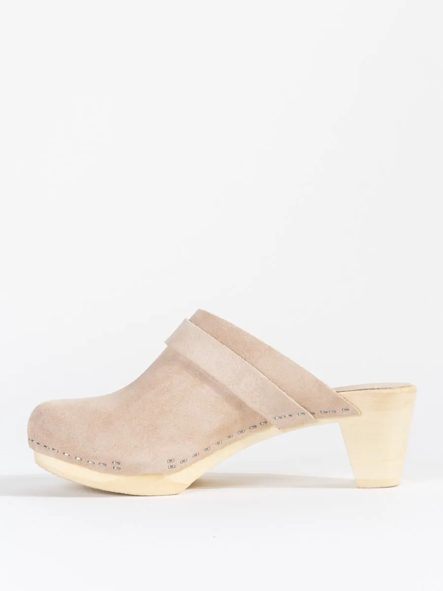 close toe clog - sable suede