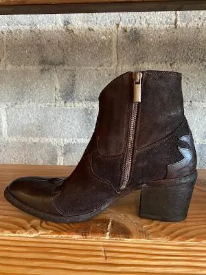 Marco Delli Enery  Boots