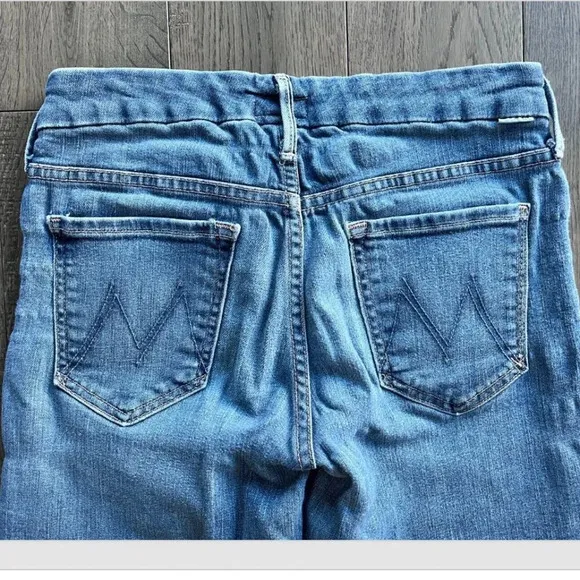 Mother Denim Looker Ankle Fray Size 26 Girl Crush Med Wash Jeans Moderate Wear