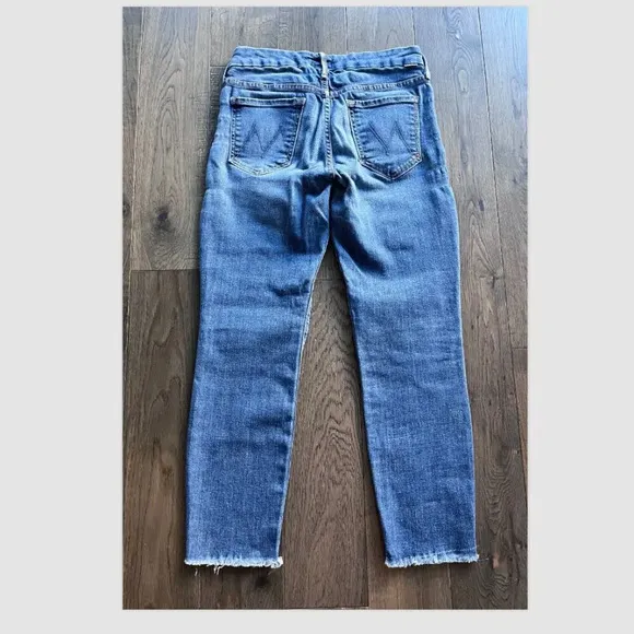 Mother Denim Looker Ankle Fray Size 26 Girl Crush Med Wash Jeans Moderate Wear