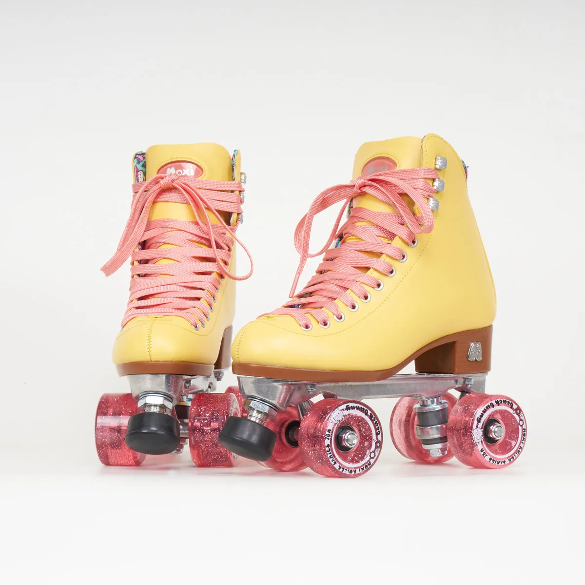 Moxi Beach Bunny Strawberry / Lemon Rollerskates
