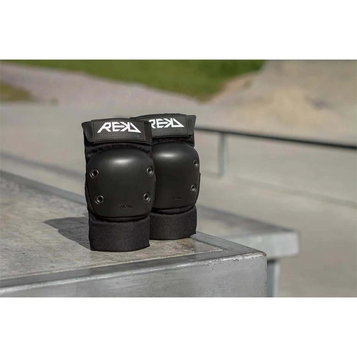 REKD Skateboard Skate Scooter BMX Ramp Elbow Pads - Black
