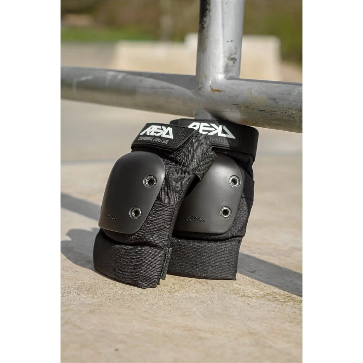 REKD Skateboard Skate Scooter BMX Ramp Elbow Pads - Black