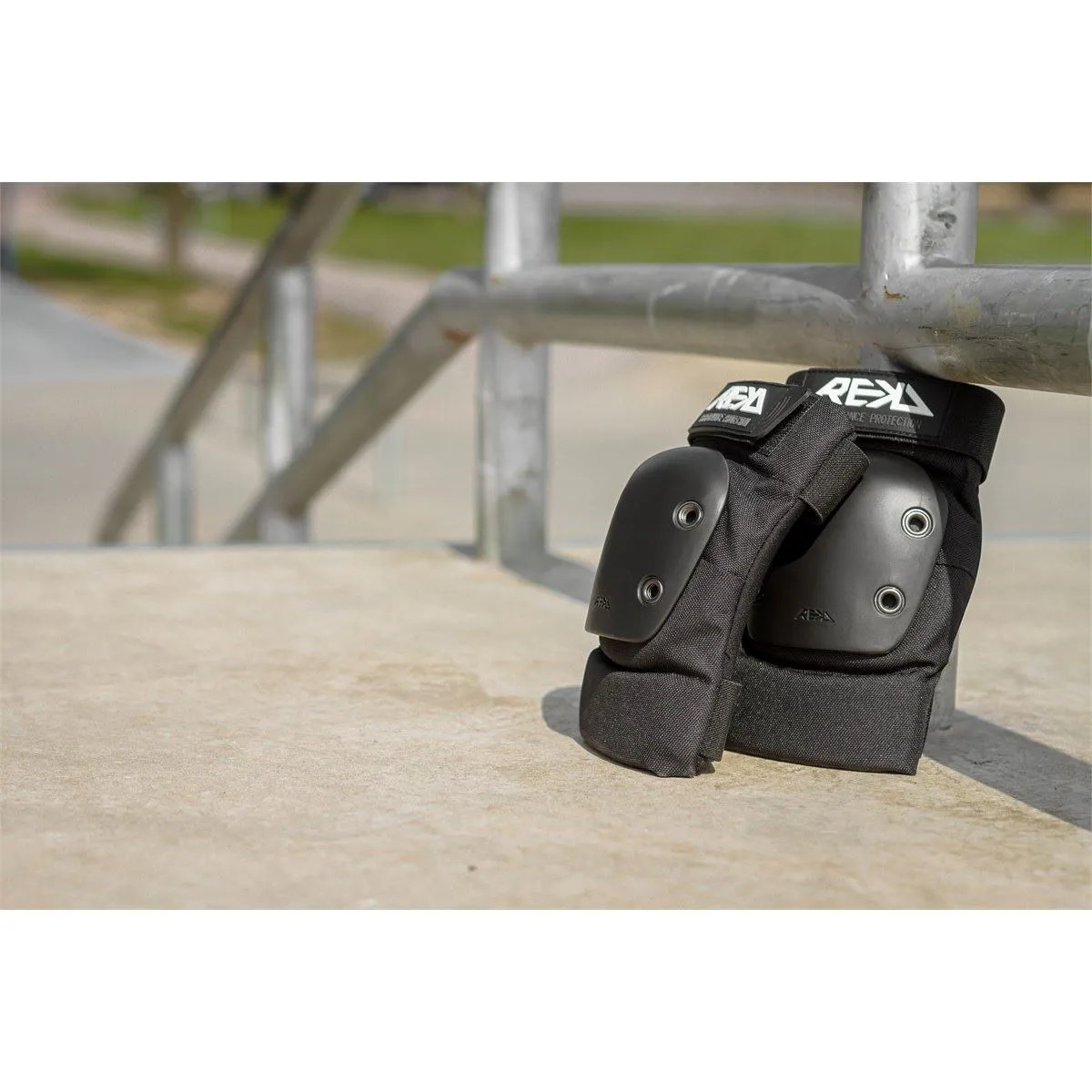 REKD Skateboard Skate Scooter BMX Ramp Elbow Pads - Black