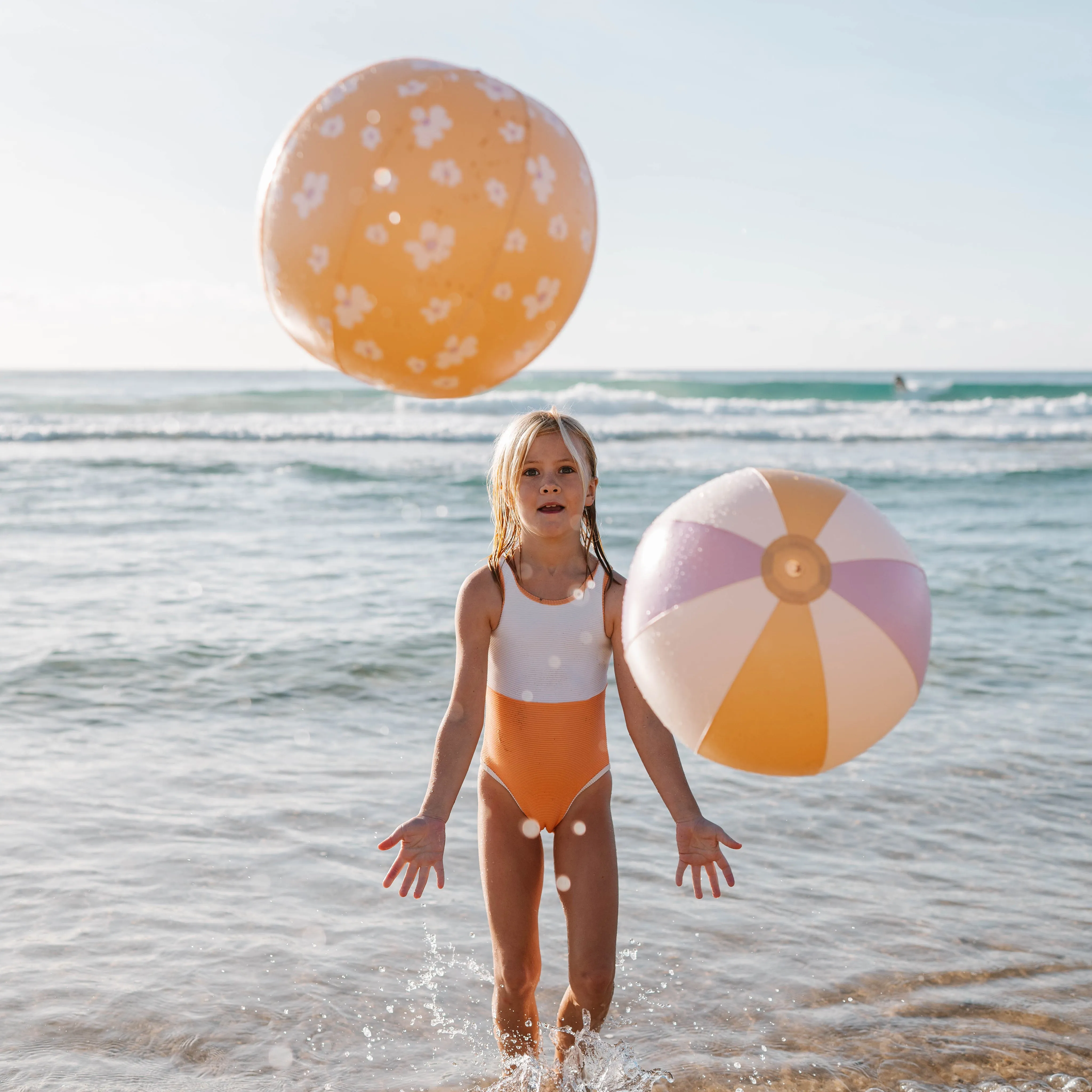 Set of 2 Princess Swan Beach Balls