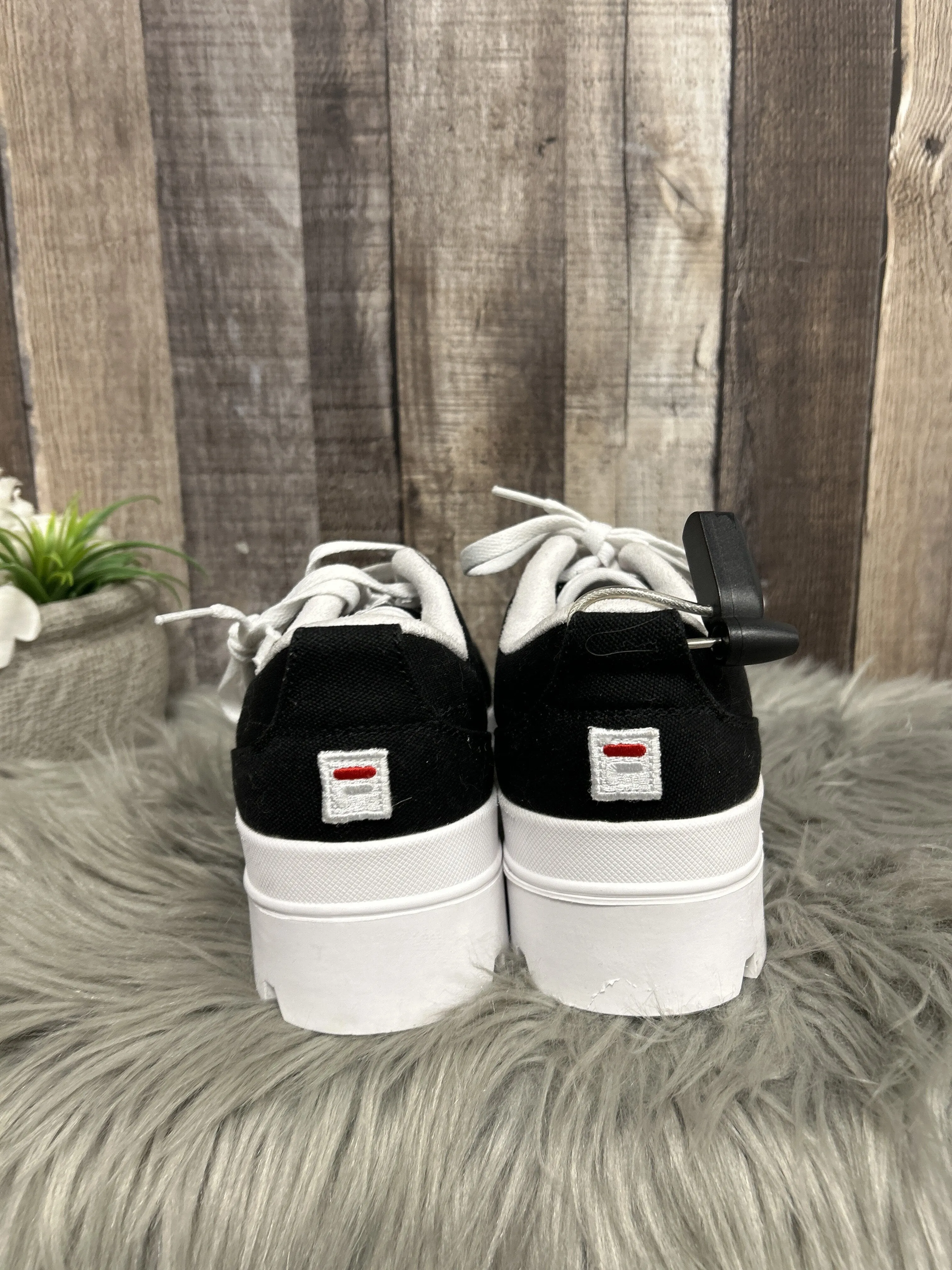 Shoes Sneakers By Fila  Size: 9.5