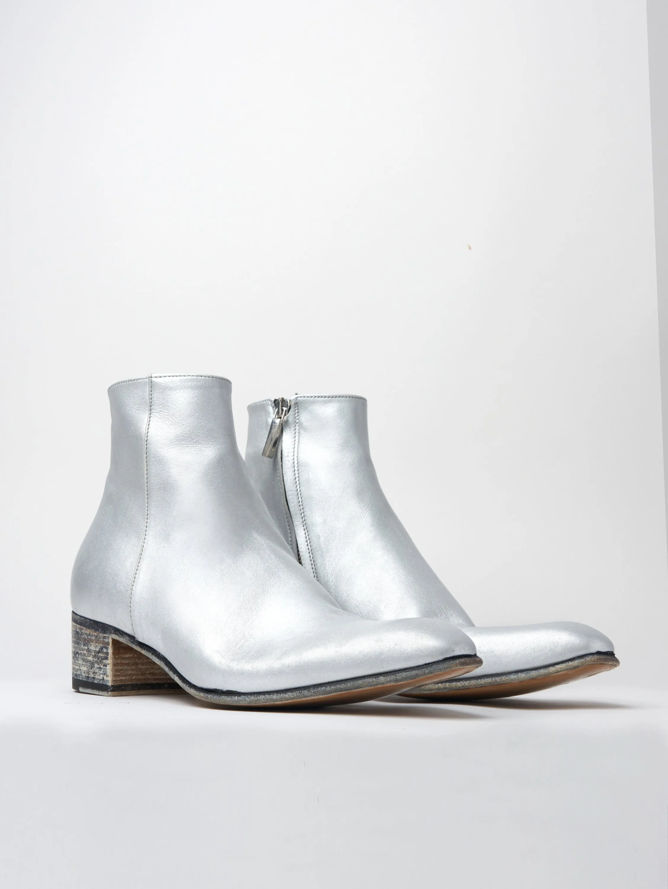 SONNY 40MM ANKLE BOOT IN DISTRESSED SILVER CALFSKIN