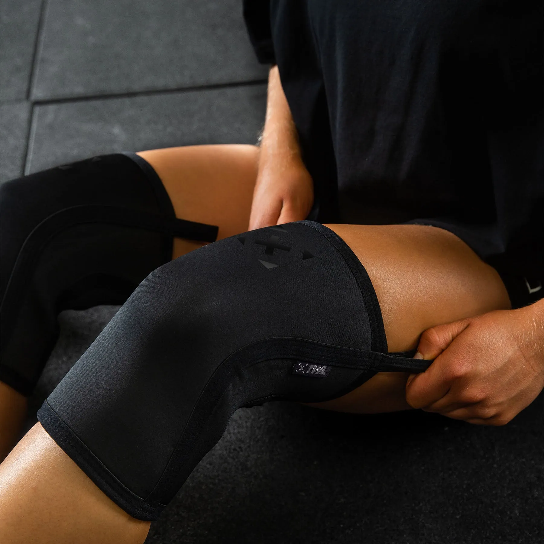 TWL - EVERYDAY KNEE SLEEVES (PAIR) - 5mm & 7mm - BLACKOUT