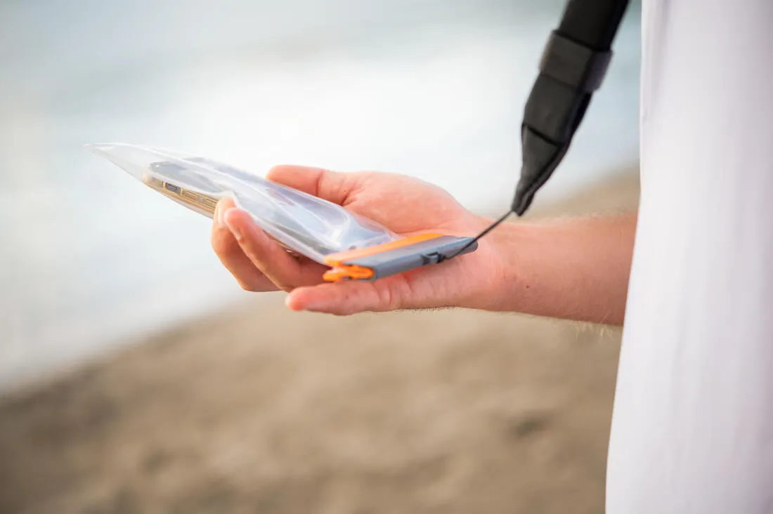 WATERTIGHT PHONE POUCH IPX8